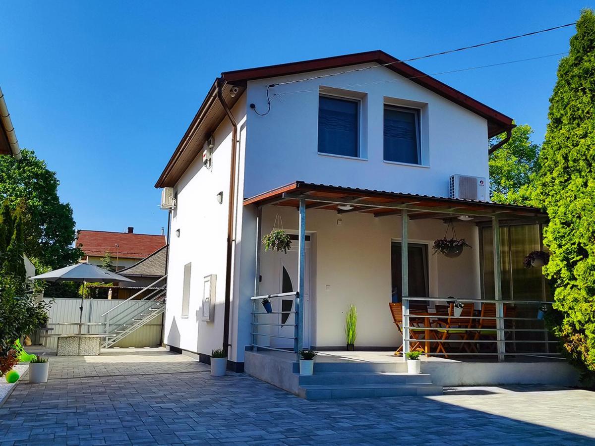 White Stone Apartman Hajdúszoboszló Exteriér fotografie