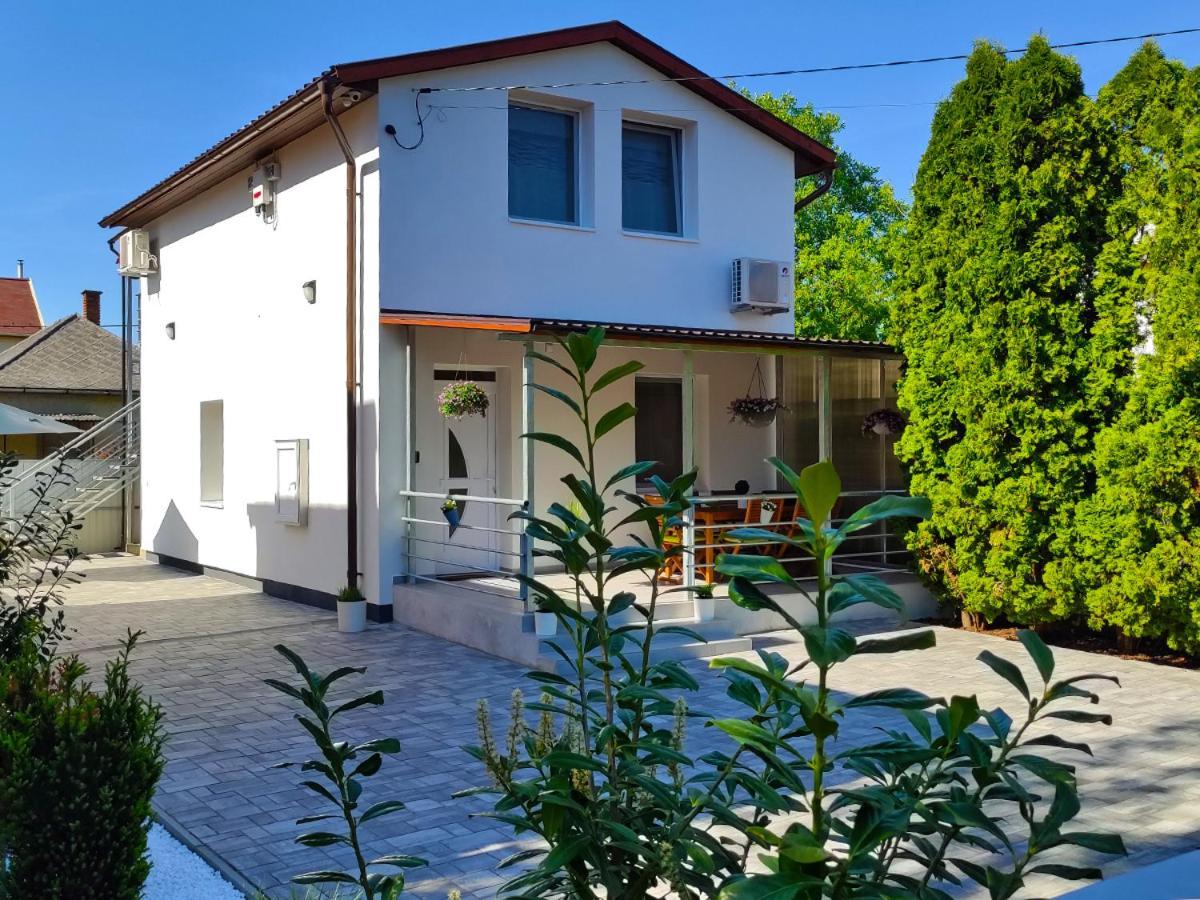 White Stone Apartman Hajdúszoboszló Exteriér fotografie