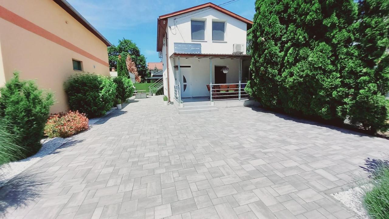 White Stone Apartman Hajdúszoboszló Exteriér fotografie